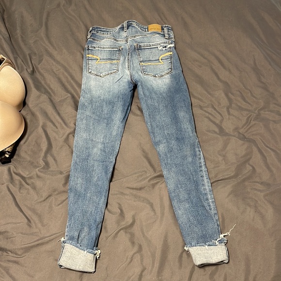 American eagle light wash ripped jeans - Picture 4 of 4